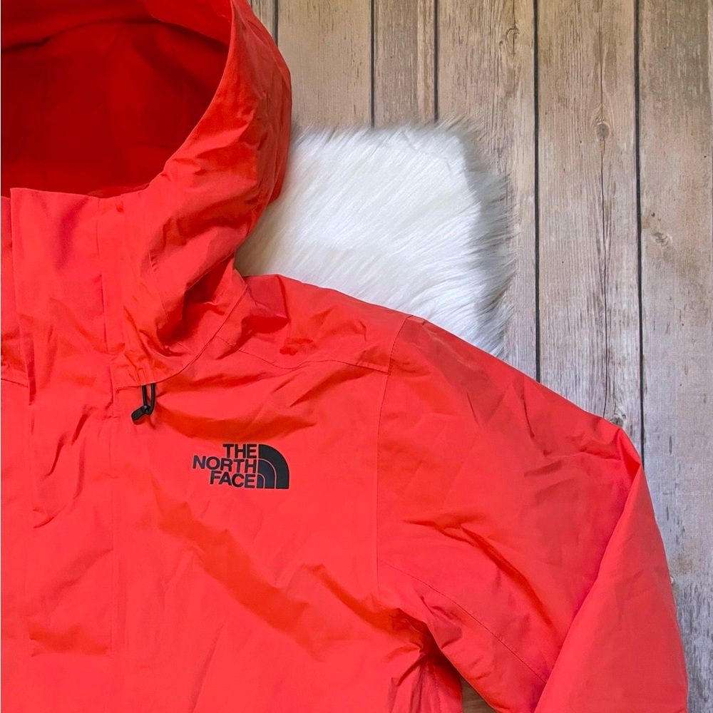 The North Face Men’s Clement TriClimate 3 In 1 Jacket In Flare - Picture 4 of 14